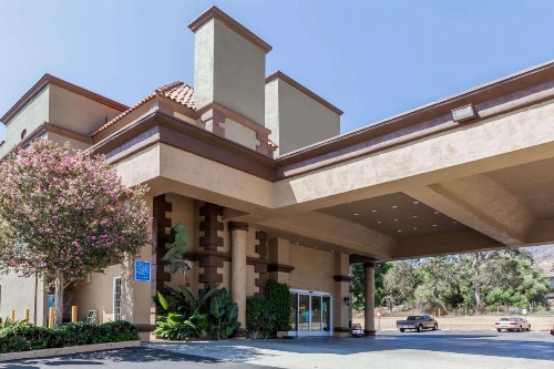 Travelodge by Wyndham Sylmar CA image 13